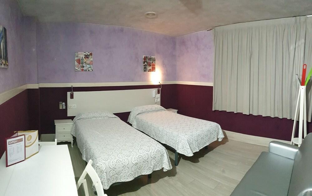 Hotel H Granollers Bagian luar foto